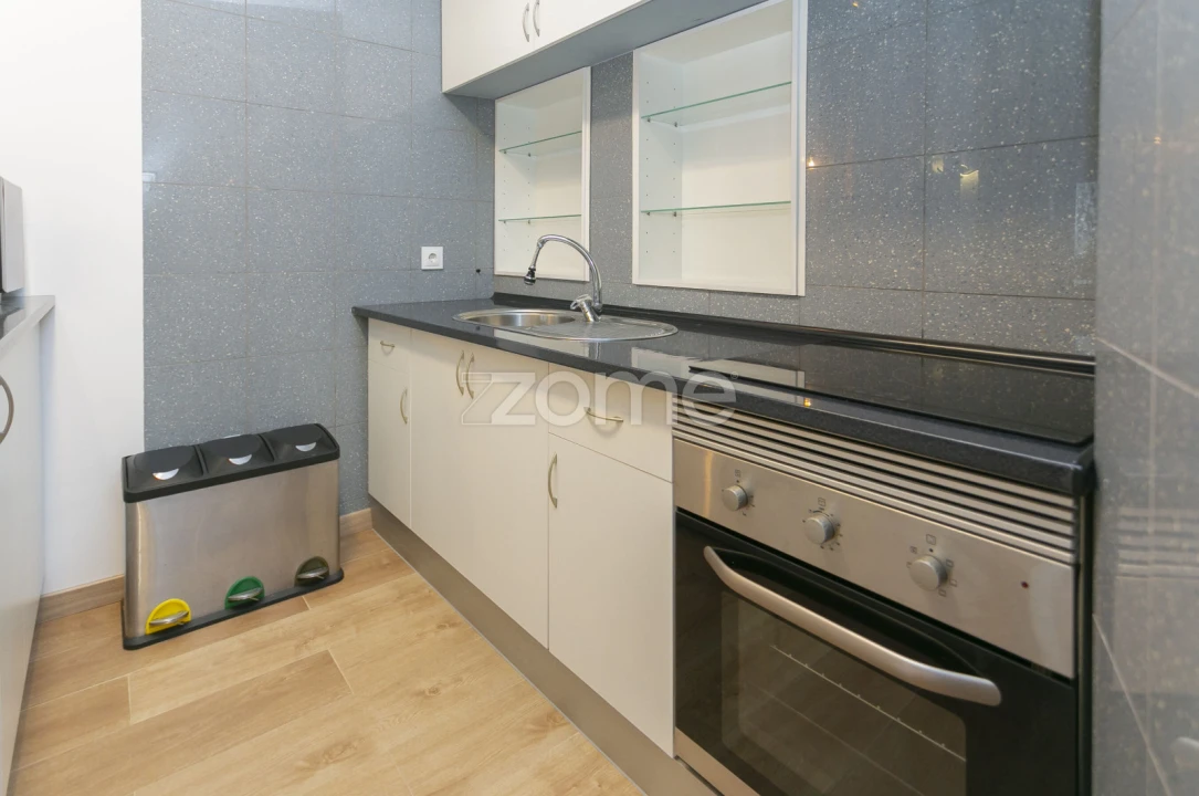 Apartamento T1 para Arrendamento em Paranhos Foto 5