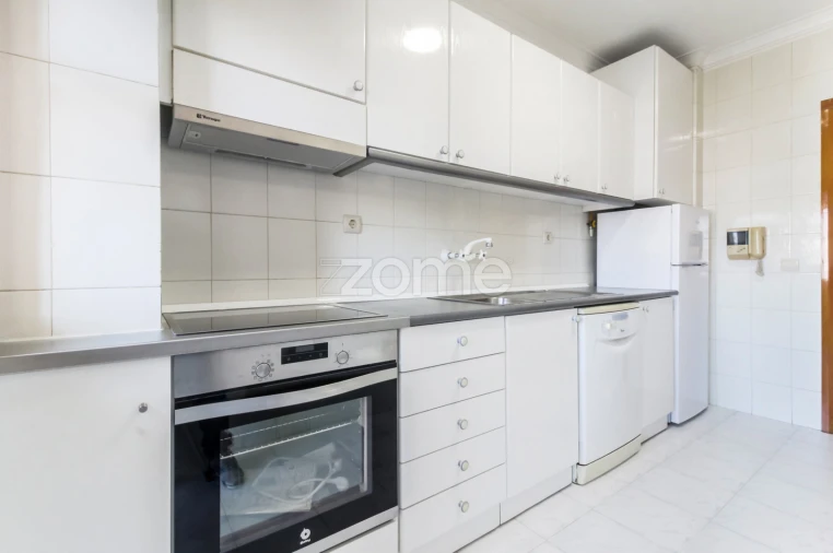 Apartamento T1 para Arrendamento em Ramalde