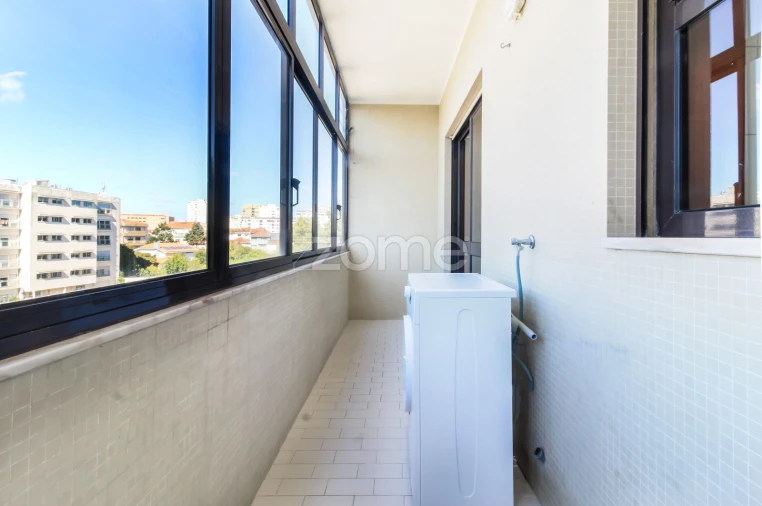 Apartamento T1 para Arrendamento em Ramalde Foto 6