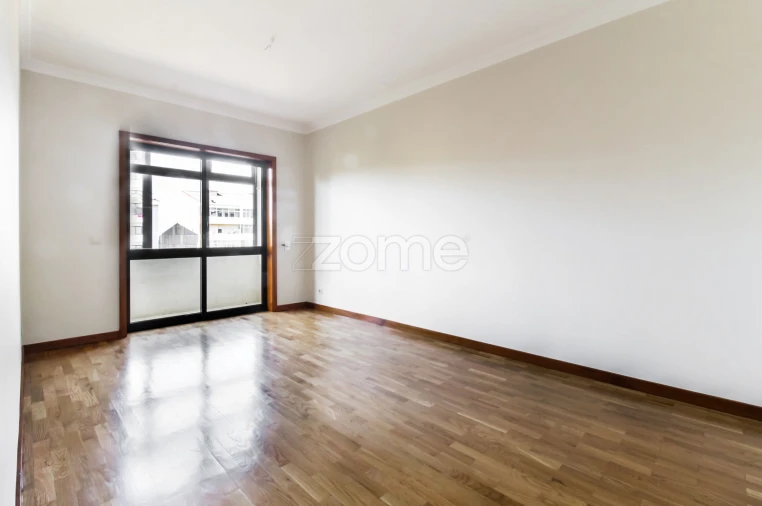 Apartamento T1 para Arrendamento em Ramalde Foto 10