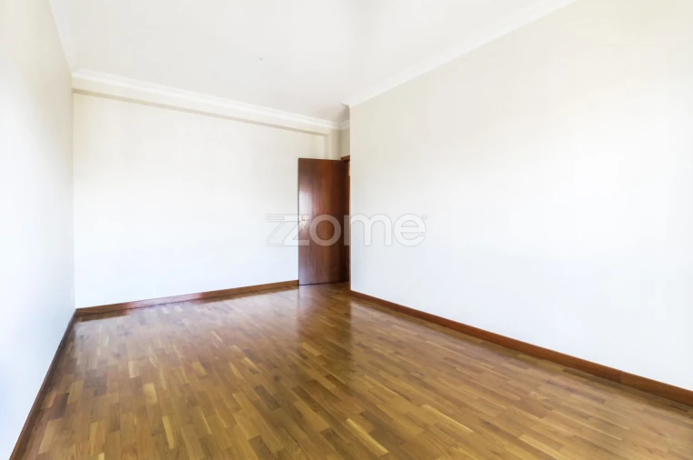Apartamento T1 para Arrendamento em Ramalde Foto 12