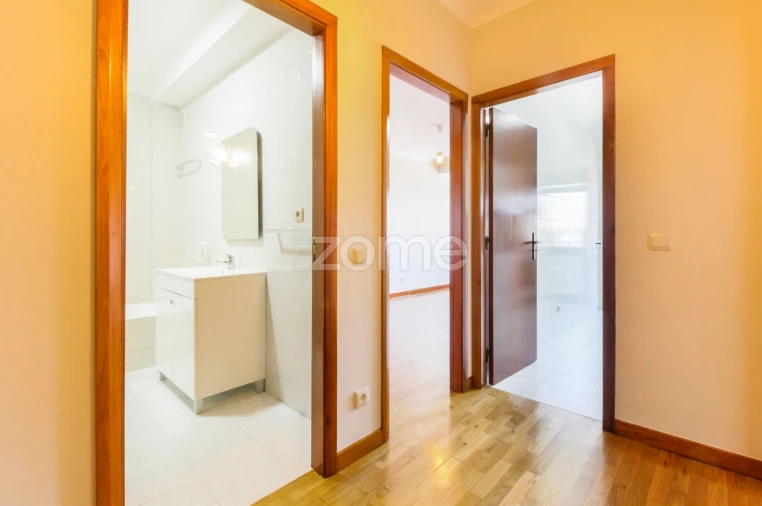 Apartamento T1 para Arrendamento em Ramalde Foto 13