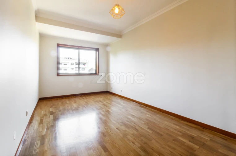 Apartamento T1 para Arrendamento em Ramalde Foto 18