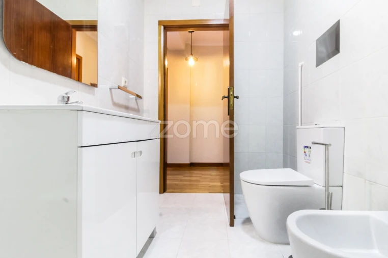 Apartamento T1 para Arrendamento em Ramalde Foto 15