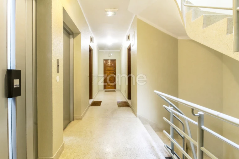 Apartamento T1 para Arrendamento em Ramalde Foto 21