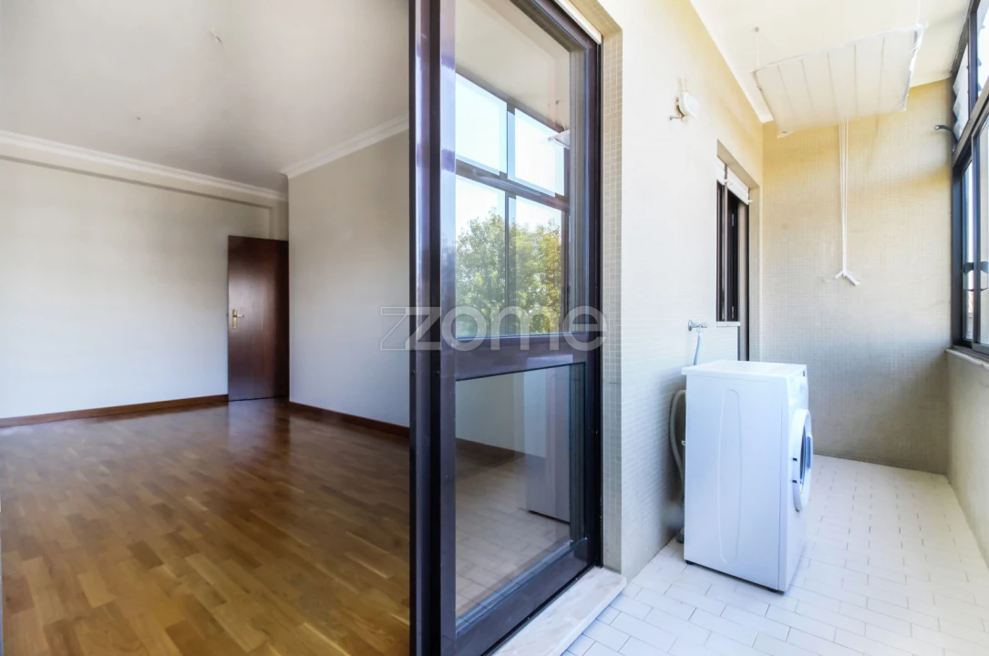 Apartamento T1 para Arrendamento em Ramalde Foto 9