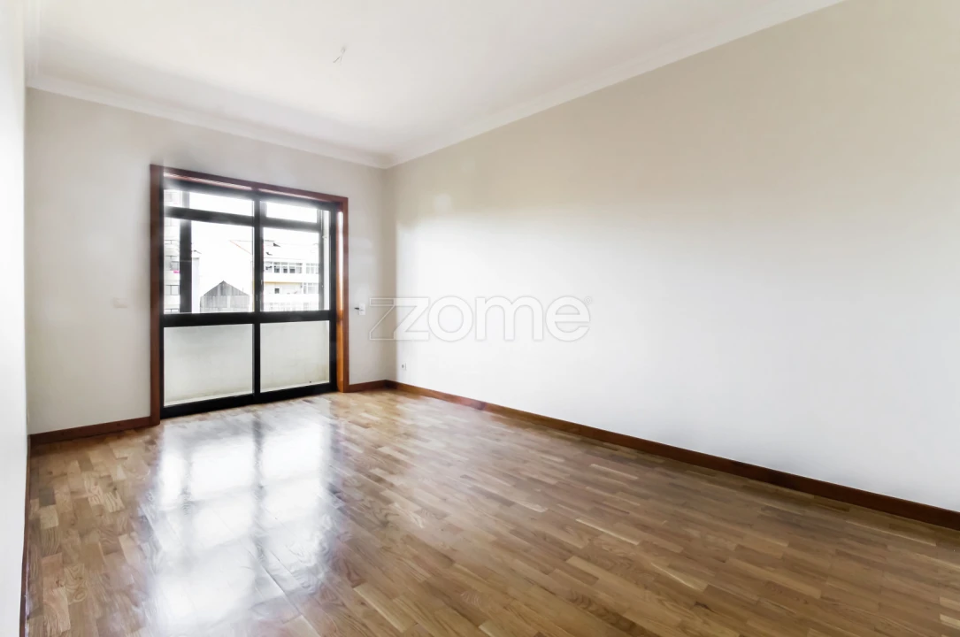 Apartamento T1 para Arrendamento em Ramalde Foto 10
