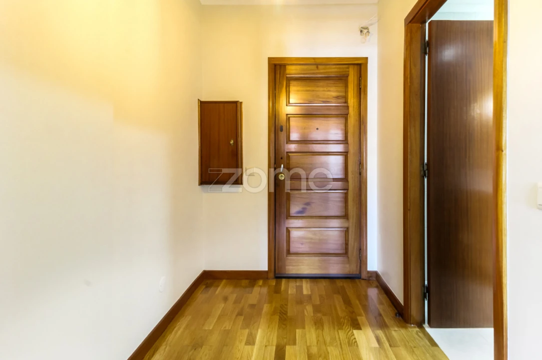 Apartamento T1 para Arrendamento em Ramalde Foto 19
