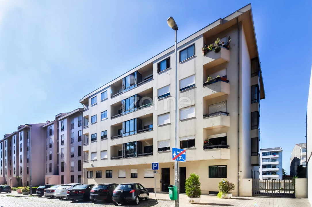 Apartamento T1 para Arrendamento em Ramalde Foto 25