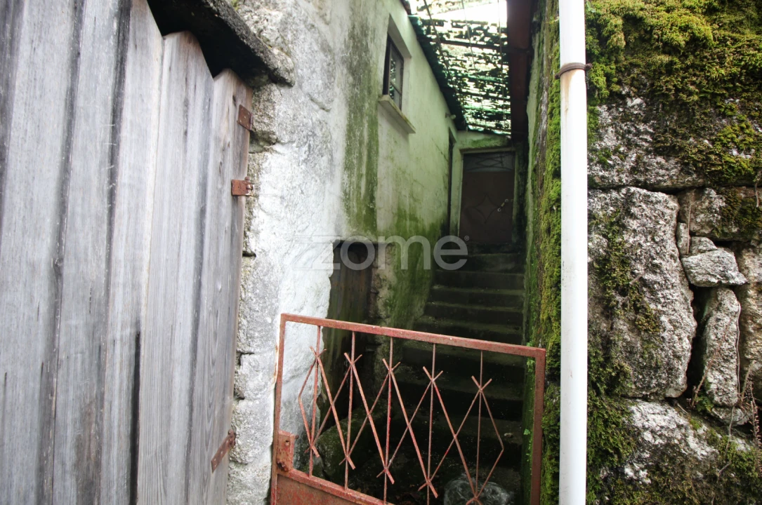 Moradia T2 para Venda em Cantelães Foto 3