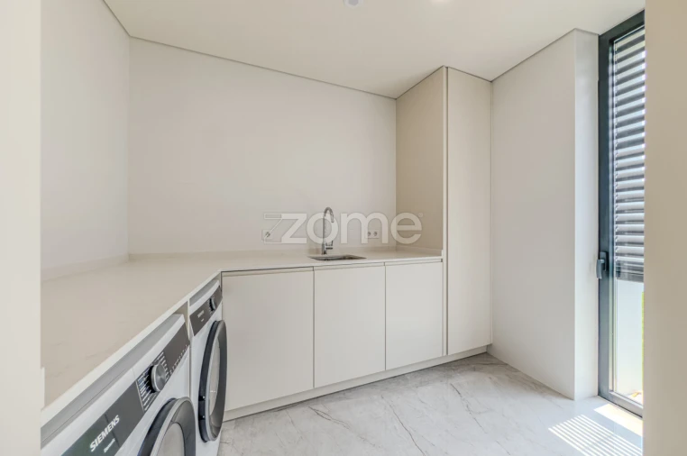 Moradia T4 para Venda em Madalena Foto 15