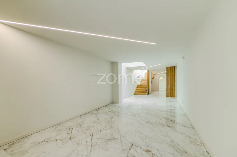 Moradia T4 para Venda em Madalena Foto 2