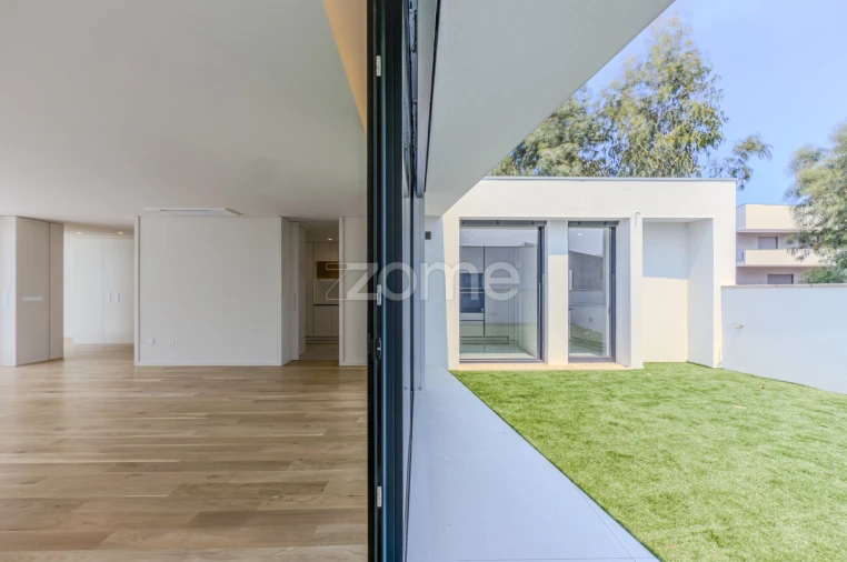 Moradia T4 para Venda em Madalena Foto 22