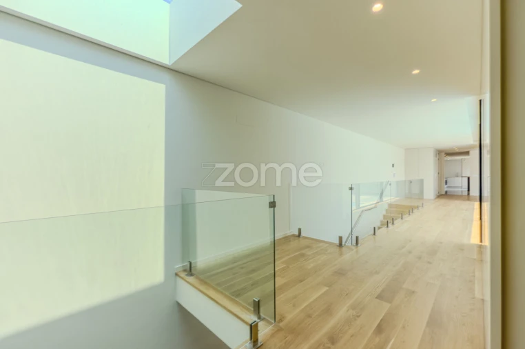 Moradia T4 para Venda em Madalena Foto 30