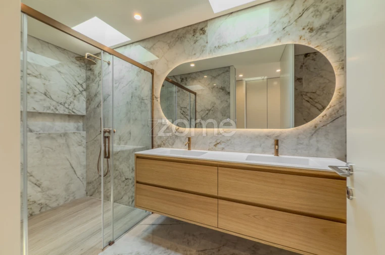 Moradia T4 para Venda em Madalena Foto 37