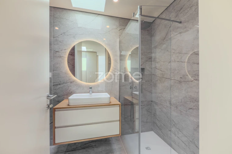 Moradia T4 para Venda em Madalena Foto 41