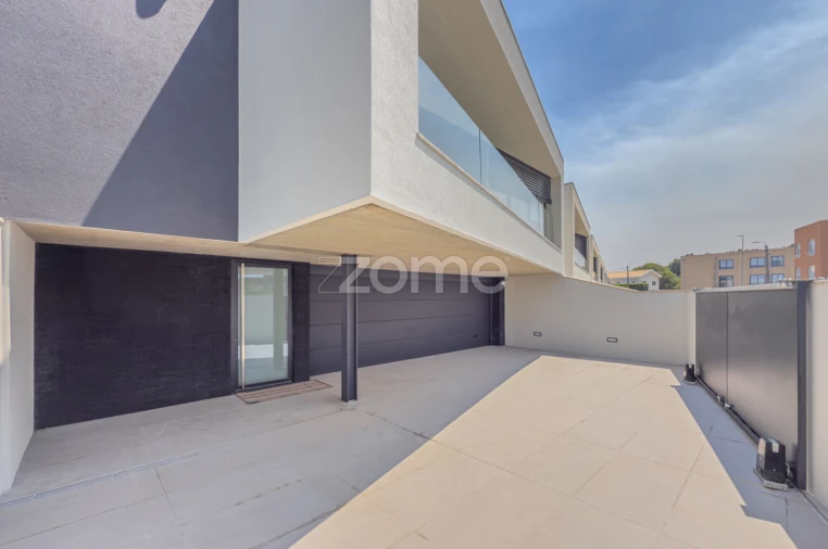 Moradia T4 para Venda em Madalena