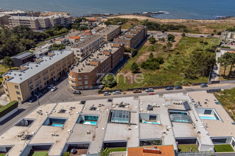 Moradia T4 para Venda em Madalena Foto 47