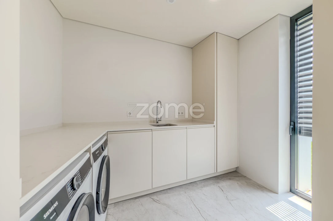 Moradia T4 para Venda em Madalena Foto 15