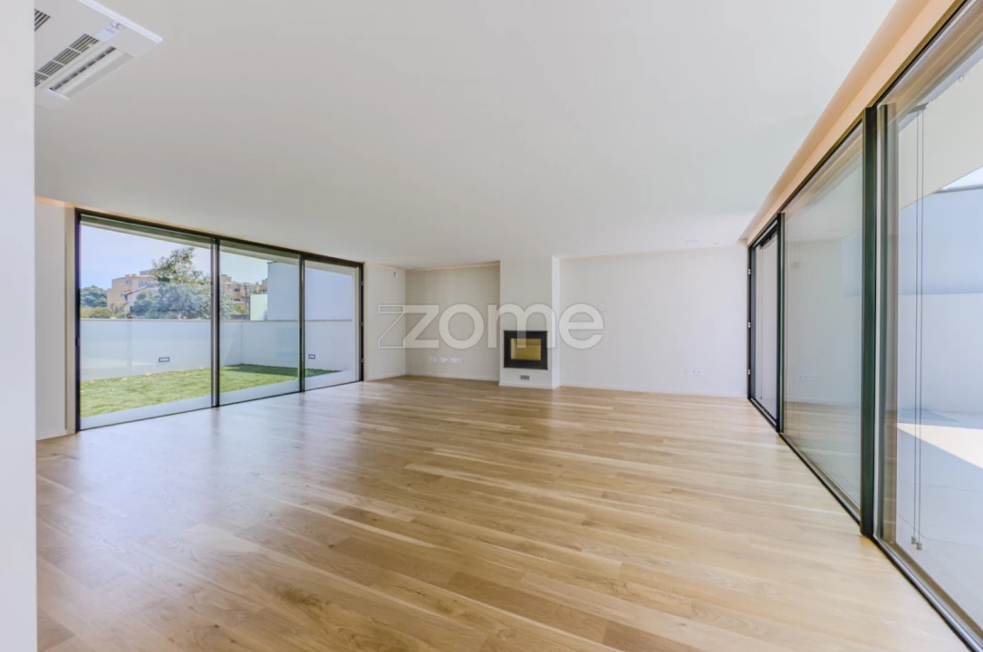 Moradia T4 para Venda em Madalena Foto 24