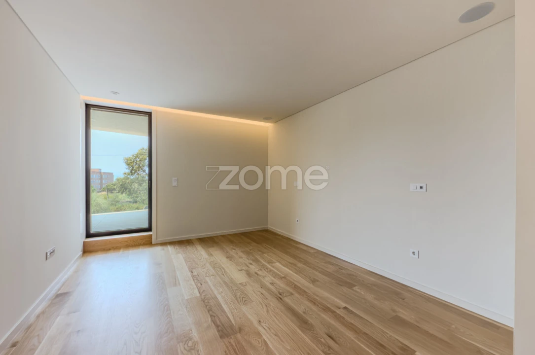 Moradia T4 para Venda em Madalena Foto 29