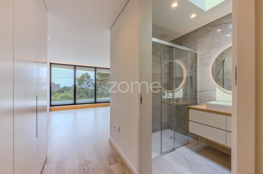 Moradia T4 para Venda em Madalena Foto 31