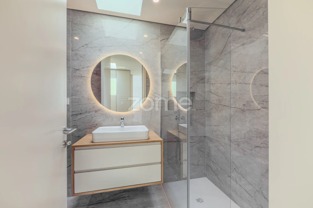 Moradia T4 para Venda em Madalena Foto 41