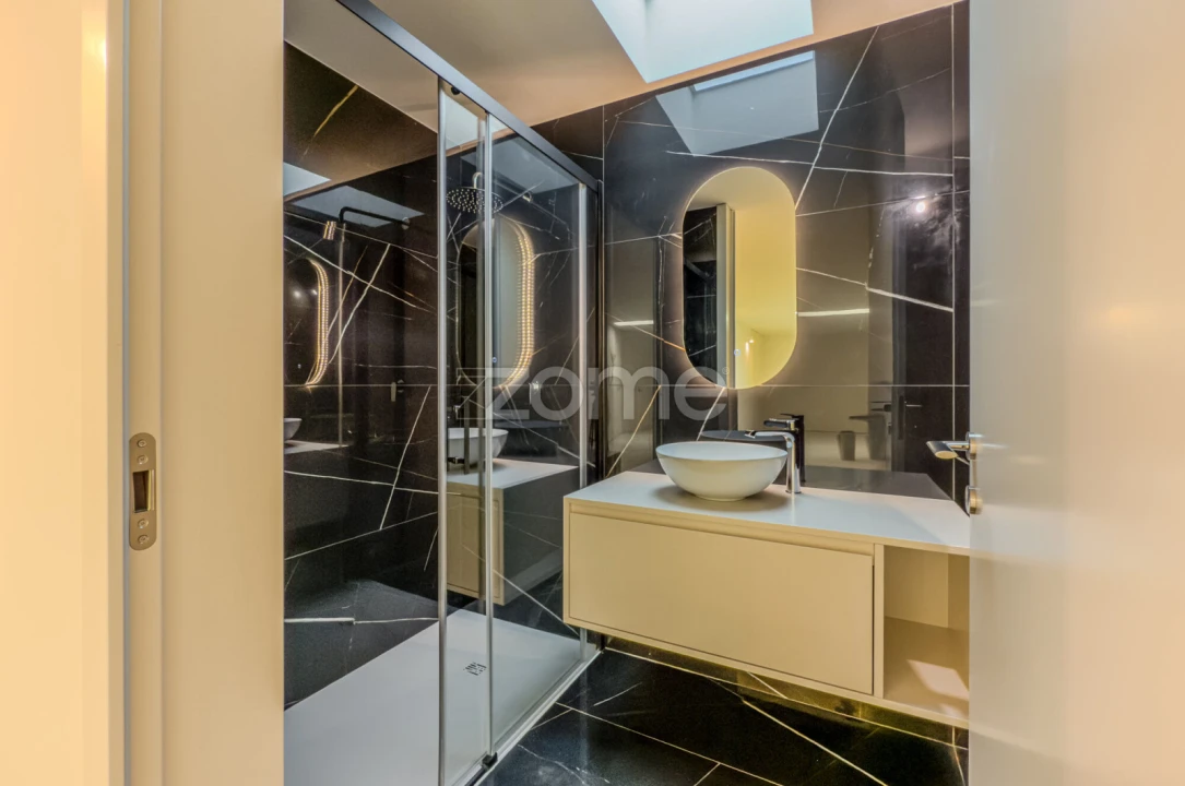 Moradia T4 para Venda em Madalena Foto 9