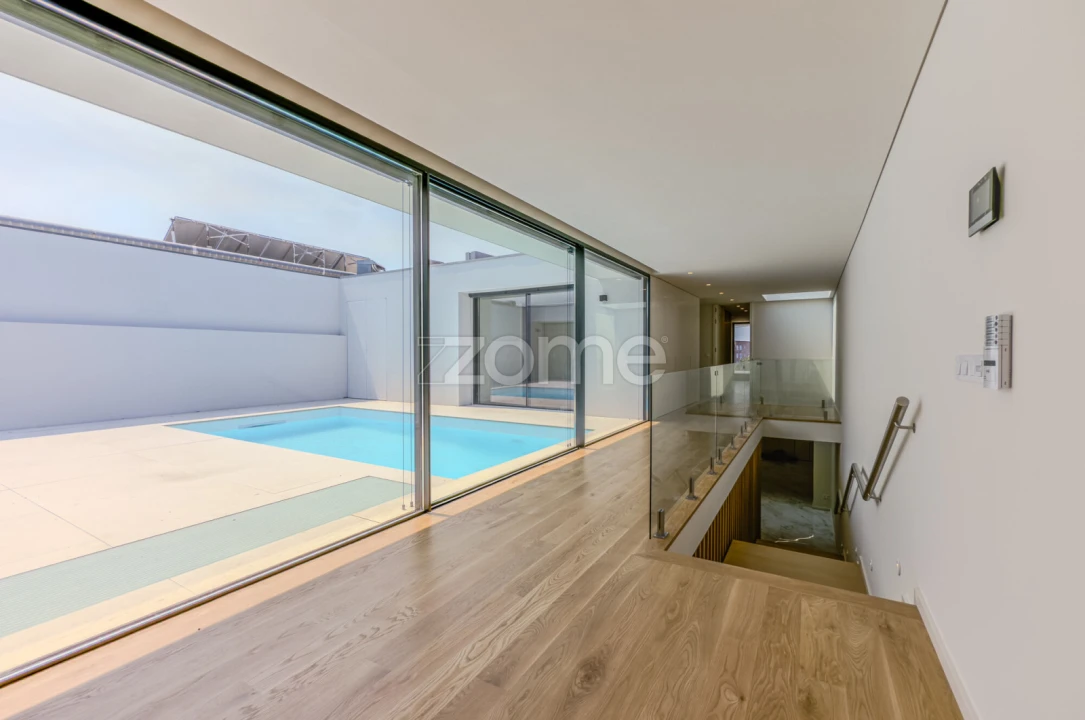 Moradia T4 para Venda em Madalena Foto 6