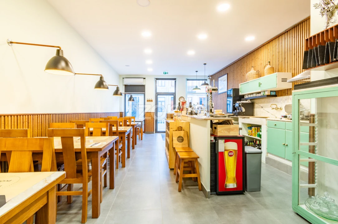 Negócio para Venda em Cedofeita, Santo Ildefonso, Sé, Miragaia, São Nicolau e Vitória Foto 3