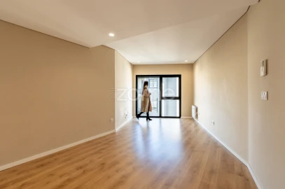 Apartamento T2 para Arrendamento em Cedofeita, Santo Ildefonso, Sé, Miragaia, São Nicolau e Vitória