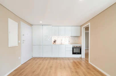 Apartamento T2 para Arrendamento em Cedofeita, Santo Ildefonso, Sé, Miragaia, São Nicolau e Vitória