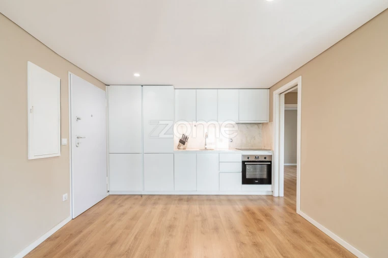 Apartamento T2 para Arrendamento em Cedofeita, Santo Ildefonso, Sé, Miragaia, São Nicolau e Vitória Foto 3