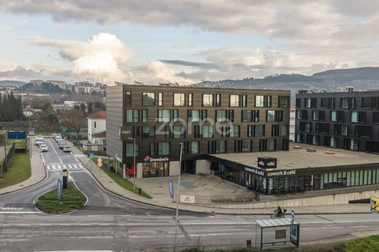 Apartamento T1 para Venda em Azurem Foto 5