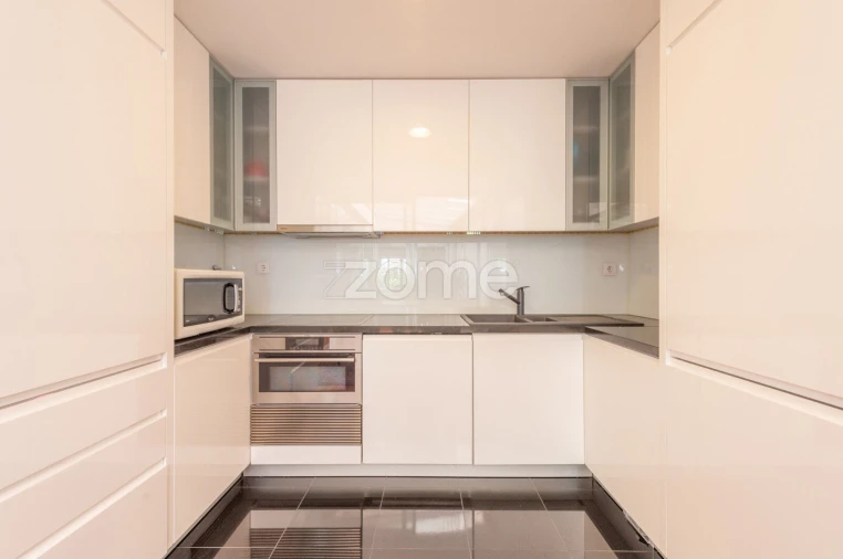 Moradia T4 para Arrendamento em Aldoar, Foz do Douro e Nevogilde Foto 11