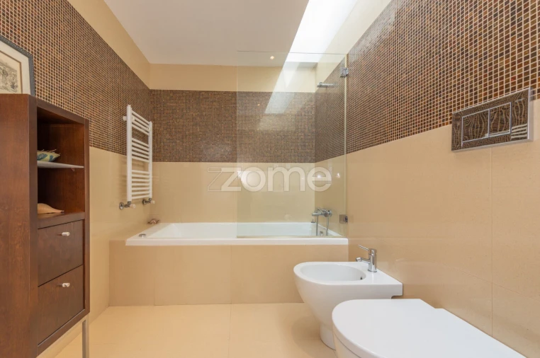 Moradia T4 para Arrendamento em Aldoar, Foz do Douro e Nevogilde Foto 33