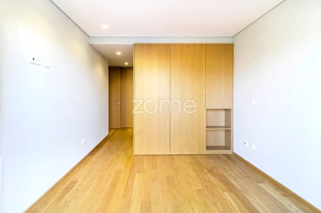 Apartamento T1 para Arrendamento em Paranhos Foto 10