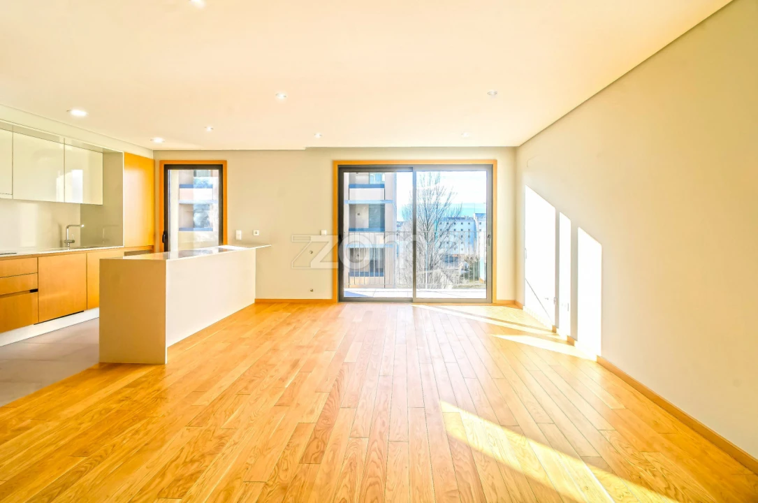 Apartamento T1 para Arrendamento em Paranhos Foto 2