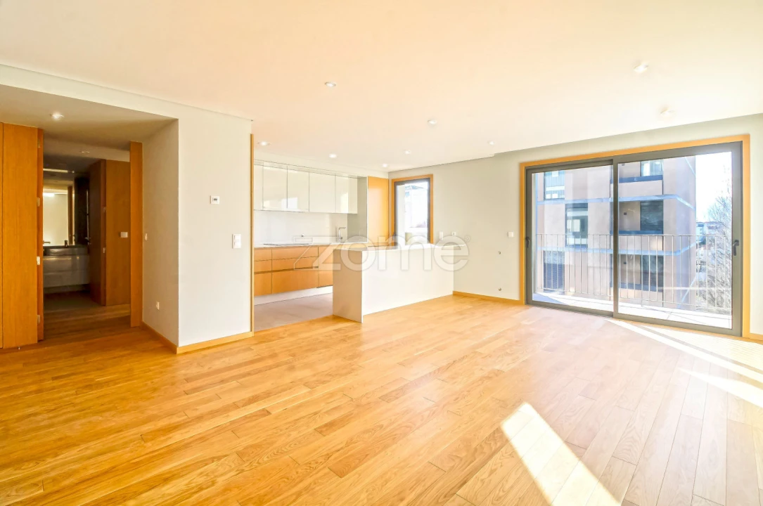 Apartamento T1 para Arrendamento em Paranhos Foto 13