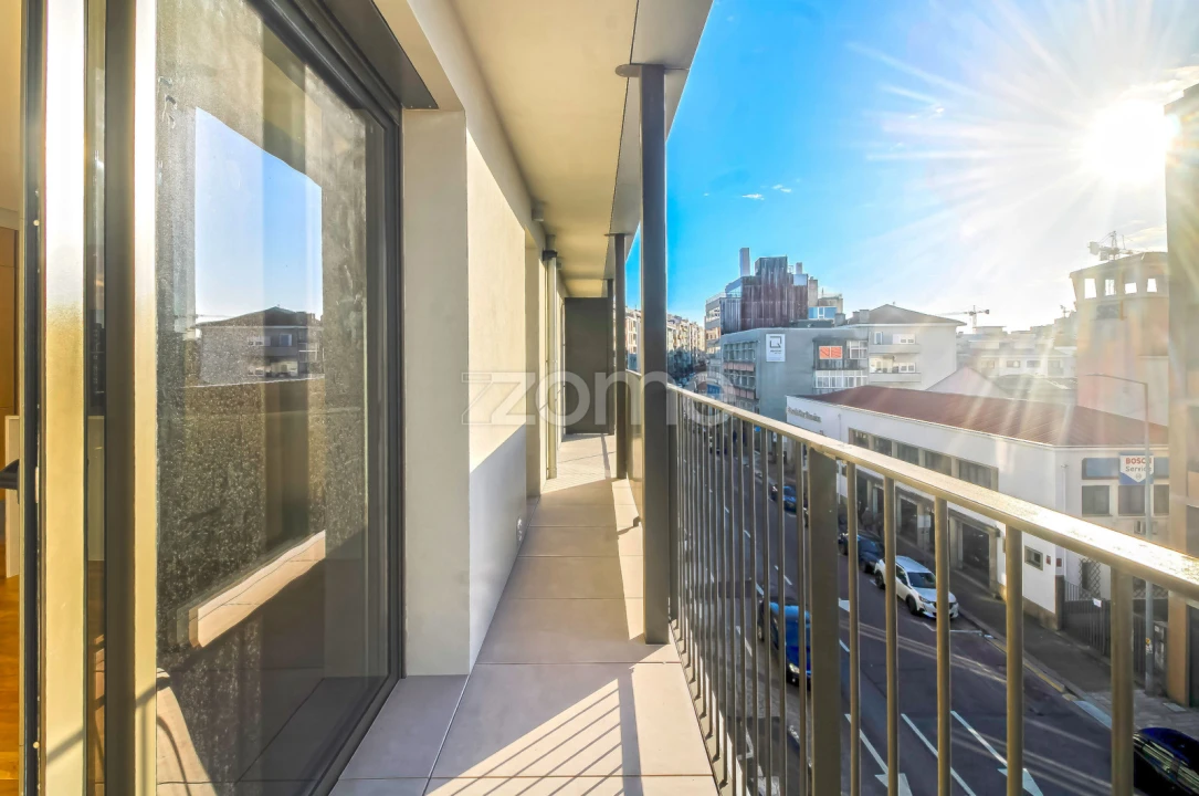 Apartamento T1 para Arrendamento em Paranhos Foto 3
