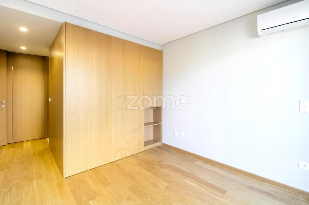 Apartamento T1 para Arrendamento em Paranhos Foto 11