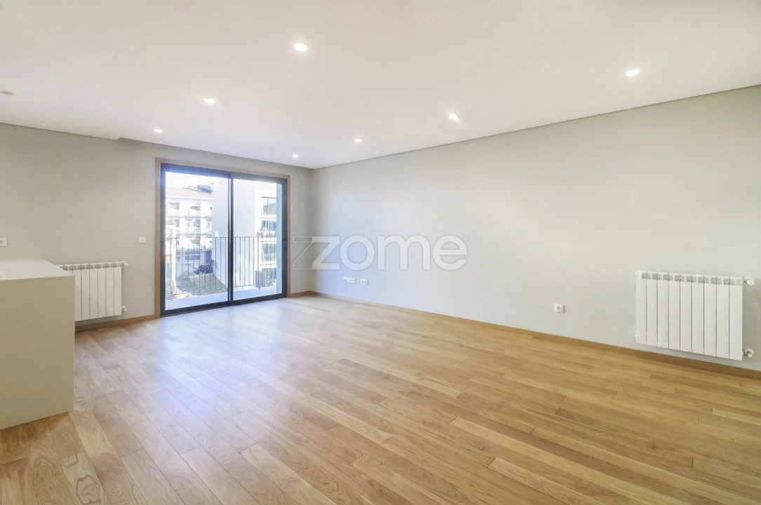 Apartamento T1 para Arrendamento em Paranhos Foto 3
