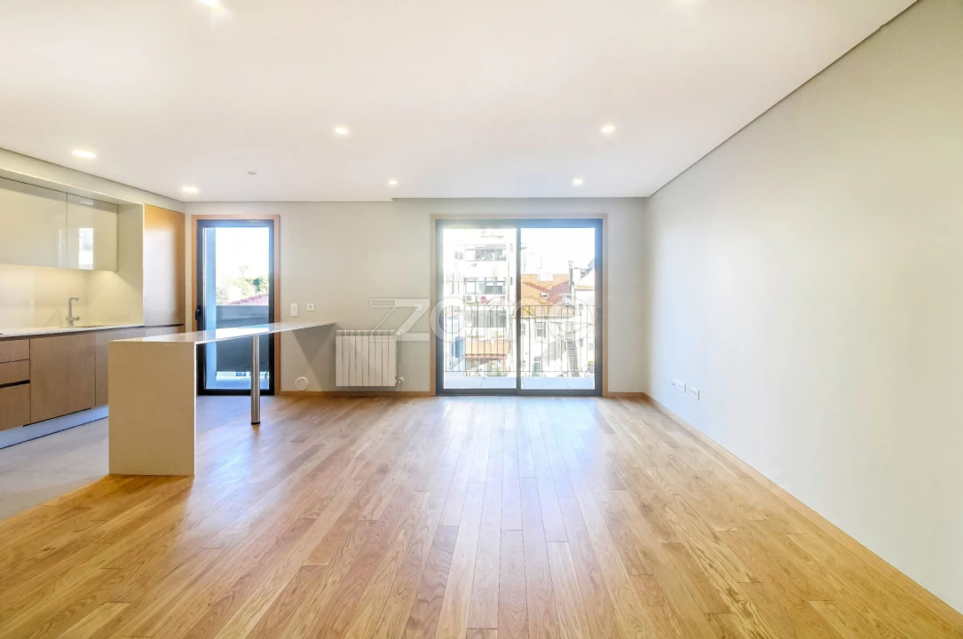 Apartamento T1 para Arrendamento em Paranhos Foto 4