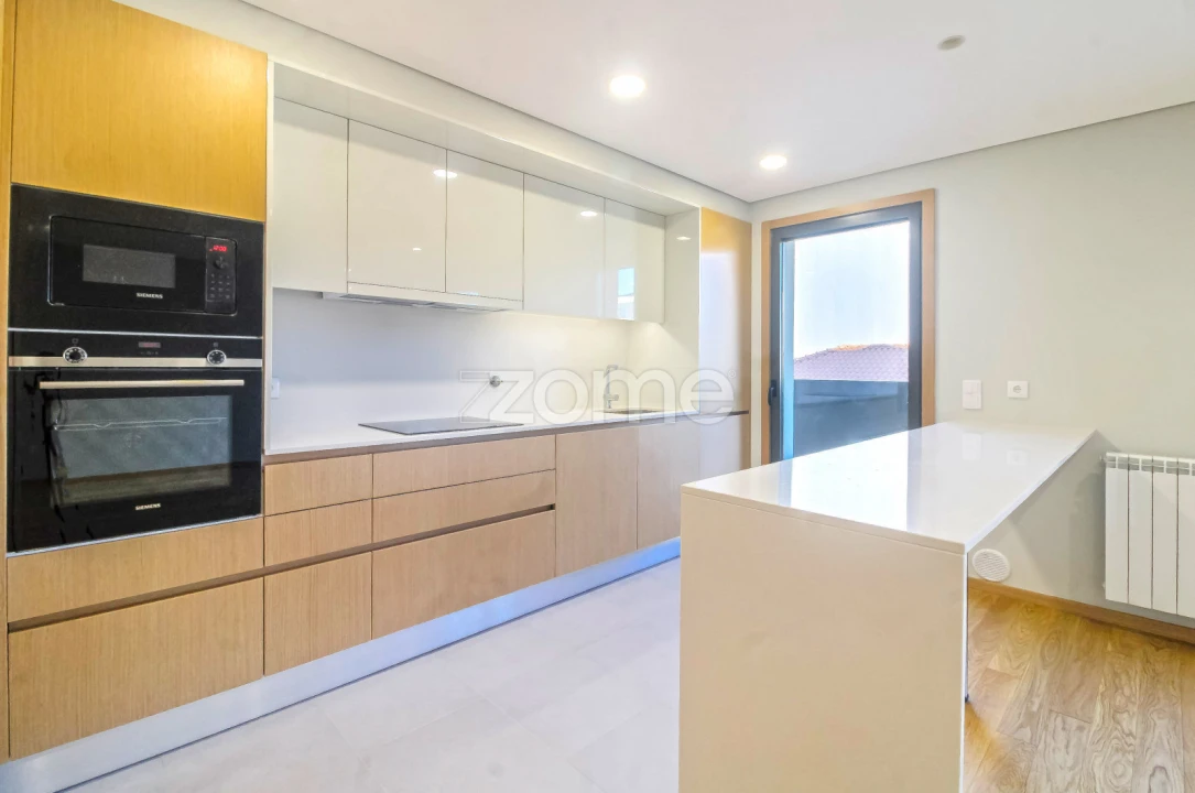 Apartamento T1 para Arrendamento em Paranhos Foto 10