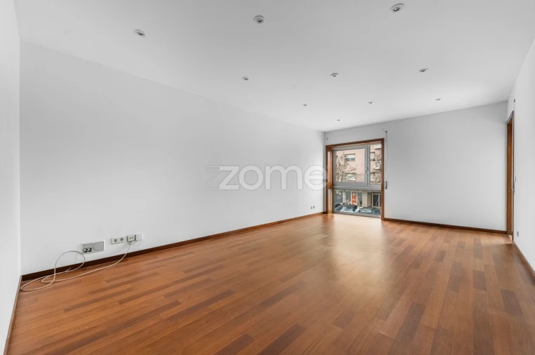 Apartamento T2 para Arrendamento em Cidade da Maia Foto 5