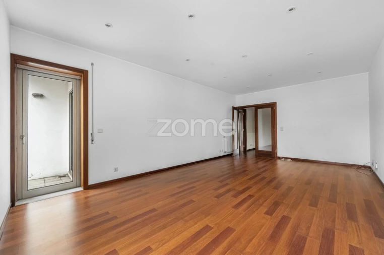 Apartamento T2 para Arrendamento em Cidade da Maia Foto 7