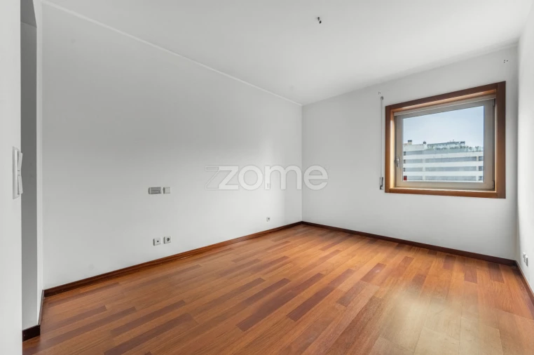 Apartamento T2 para Arrendamento em Cidade da Maia Foto 11