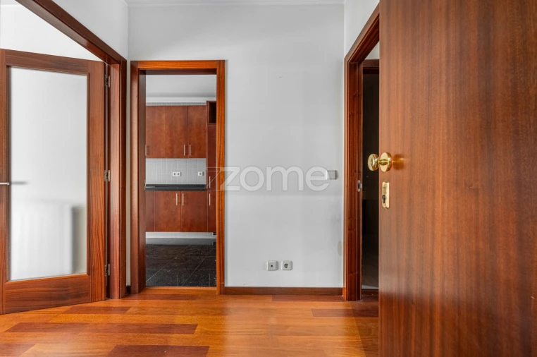 Apartamento T2 para Arrendamento em Cidade da Maia Foto 8