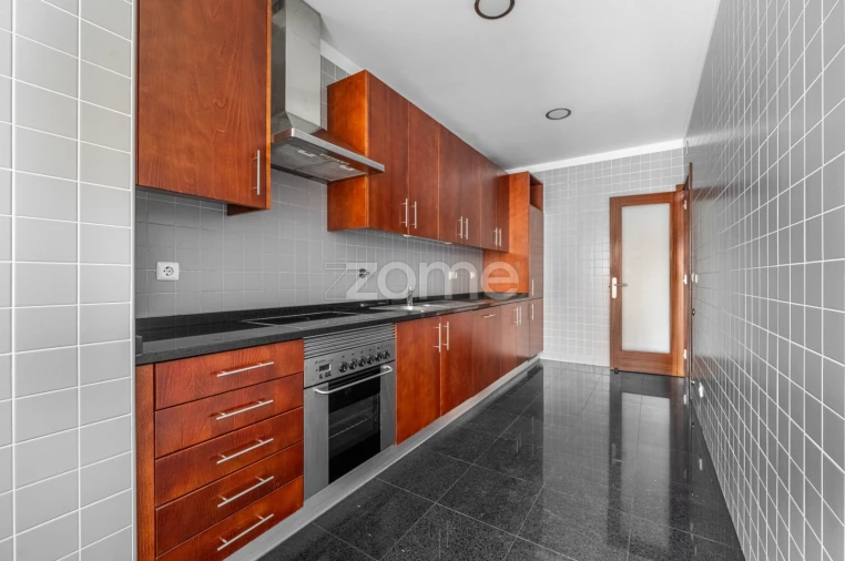 Apartamento T2 para Arrendamento em Cidade da Maia Foto 2