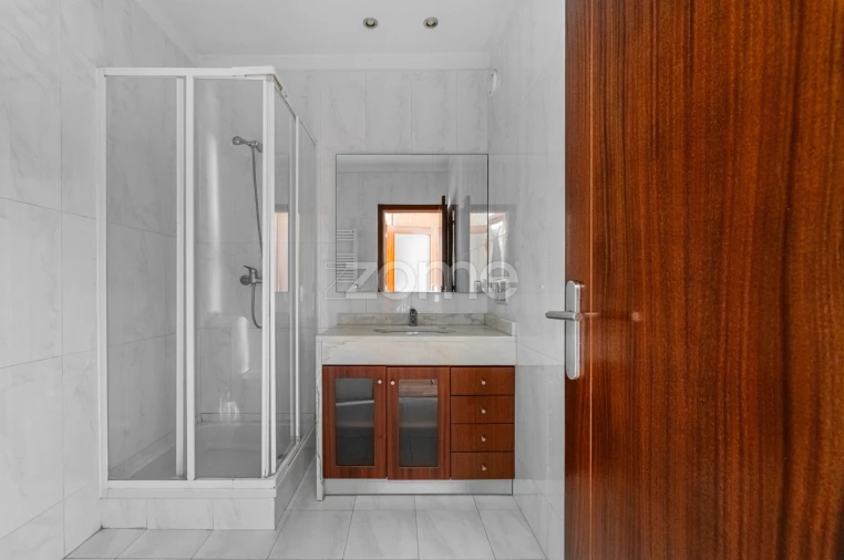 Apartamento T2 para Arrendamento em Cidade da Maia Foto 9